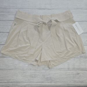 Athleta Women's Skyline Shorts II Cream Size 20 NWT